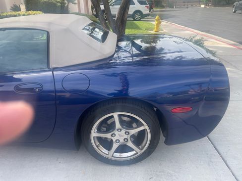 Used 2004 Chevrolet Corvette Convertible w/ Preferred Equipment Group RWD image 8