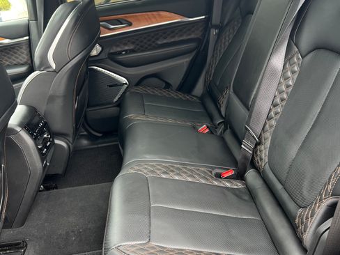 Used 2022 Jeep Grand Cherokee Summit AWD/4WD image 20