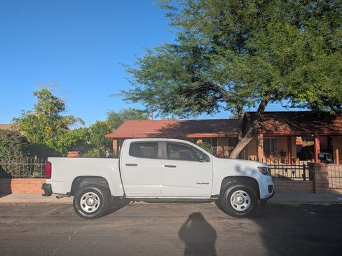 Used 2018 Chevrolet Colorado W/T w/ WT Convenience Package image 2