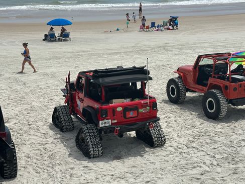 Used 2022 Jeep Wrangler Sport image 26