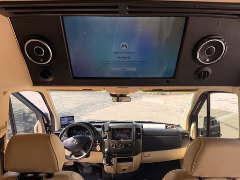 Used 2017 Mercedes-Benz Sprinter 3500 image 32