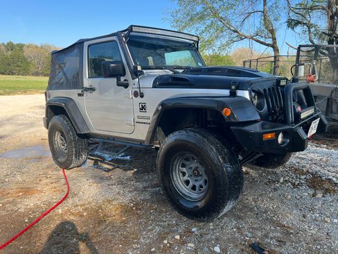 Used 2011 Jeep Wrangler Sport image 2