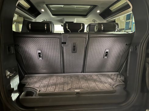 Used 2023 Land Rover Defender 90 S image 13