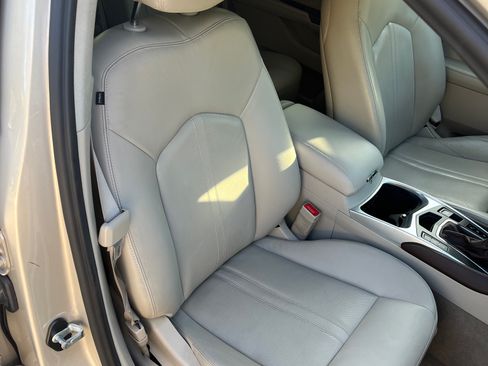 Used 2012 Cadillac SRX Luxury FWD image 13