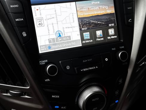 Used 2017 Hyundai Veloster Value Edition FWD image 11