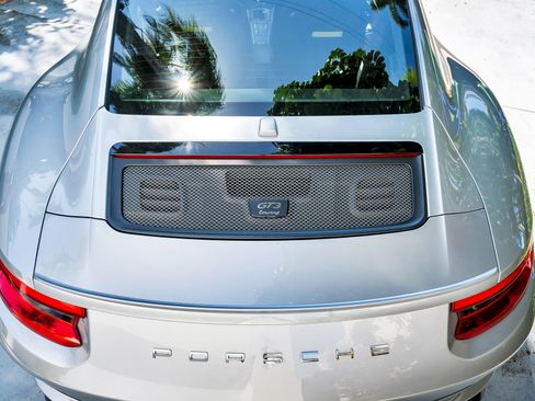 Used 2019 Porsche 911 GT3 image 8
