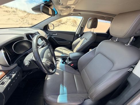 Used 2017 Hyundai Santa Fe Limited AWD/4WD image 12