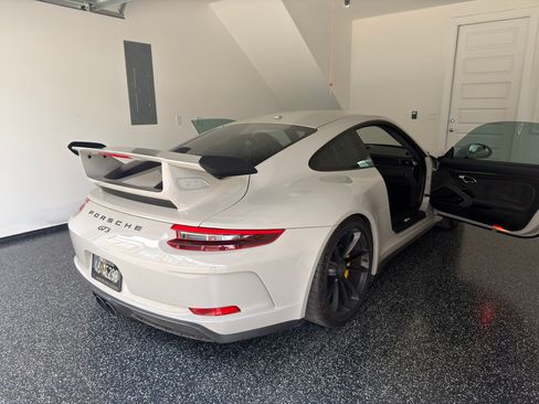 Used 2018 Porsche 911 GT3 image 22