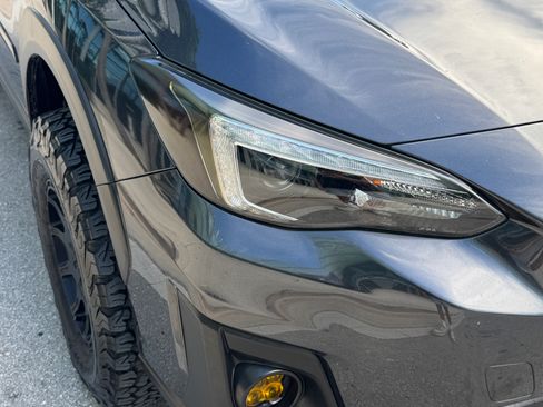 Used 2019 Subaru Crosstrek 2.0i Limited w/ Moonroof Package w/Navigation AWD/4WD image 4