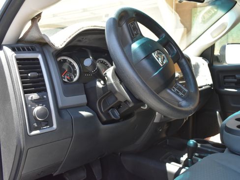 Used 2016 RAM 2500 Tradesman w/ Chrome Appearance Group AWD/4WD image 6