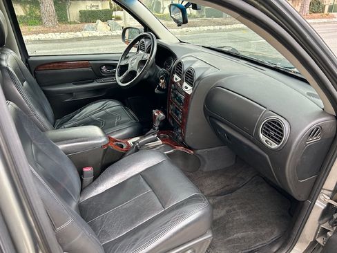 Used 2005 GMC Envoy SLT image 8