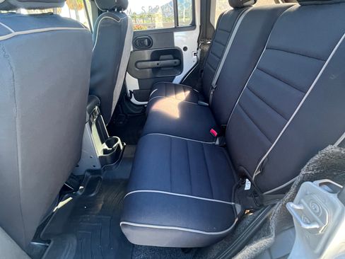 Used 2009 Jeep Wrangler Unlimited X image 12