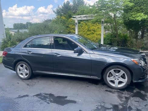 Used 2014 Mercedes-Benz E 350 4MATIC Sedan image 9