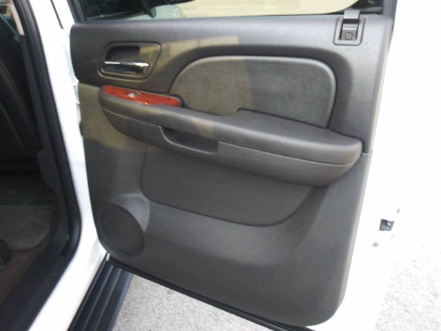 Used 2011 Chevrolet Avalanche LT w/ Luxury Package AWD/4WD image 21