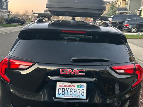 Used 2020 GMC Terrain SLE w/ Elevation Edition image 9