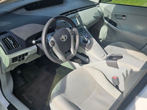 Used 2015 Toyota Prius Three image 11