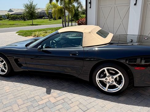 Used 2004 Chevrolet Corvette Convertible w/ Preferred Equipment Group RWD image 6
