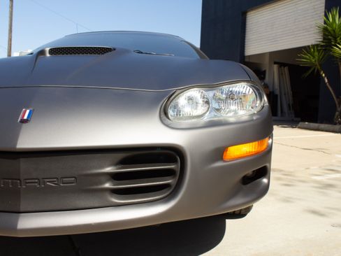 Used 2002 Chevrolet Camaro Z28 w/ SS Performance/Appearance Pkg image 10