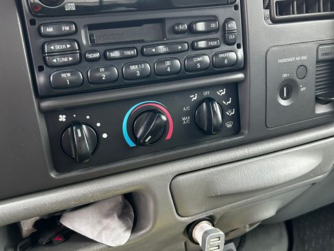 Used 2003 Ford F250 XLT image 10