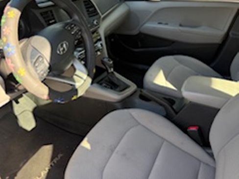 Used 2020 Hyundai Elantra SE image 6