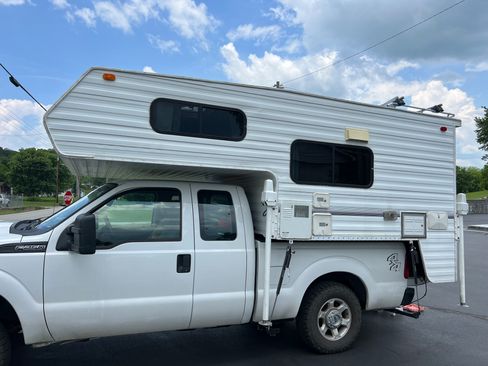 Used 2014 Ford F250 XL image 4