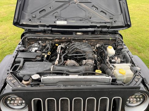 Used 2014 Jeep Wrangler Unlimited Sport w/ Quick Order Package 24S image 11