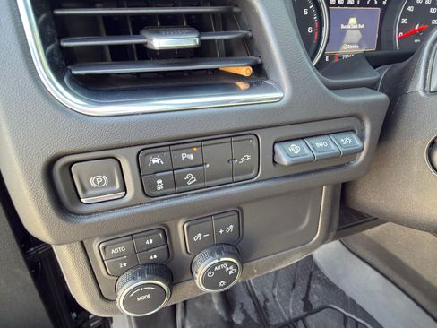 Used 2021 Chevrolet Suburban Premier image 13