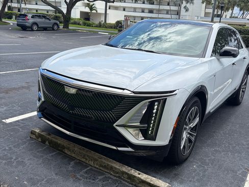 Used 2026 Cadillac Lyriq Premium Luxury w/ LPO, Floor Liner Package RWD image 9