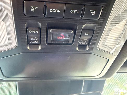 Used 2021 Toyota RAV4 XSE AWD/4WD image 19