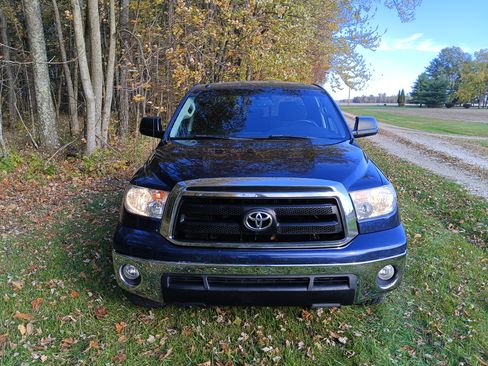 Used 2010 Toyota Tundra 4x4 Double Cab w/ SR5 Pkg image 9