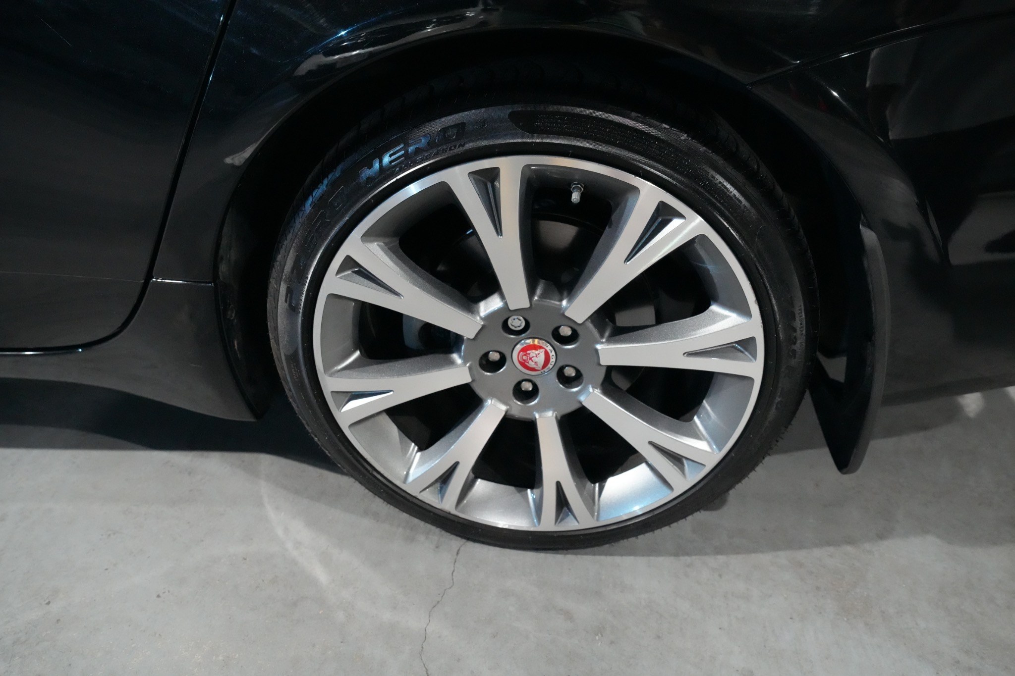 Used 2019 Jaguar XJ L Portfolio AWD/4WD image 5