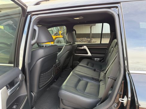 Used 2021 Toyota Land Cruiser Heritage Edition image 16
