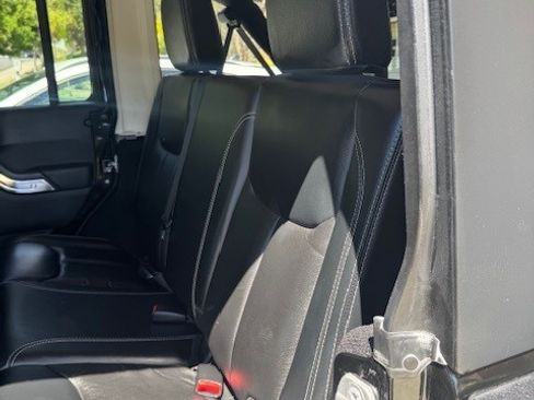 Used 2014 Jeep Wrangler Unlimited Rubicon w/ Connectivity Group image 20