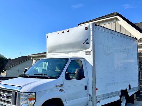 Used 2016 Ford E-350 and Econoline 350 Super Duty w/ Power Windows & Locks Group image 17