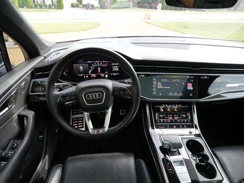 Used 2020 Audi SQ7 Prestige w/ Prestige Package AWD/4WD image 18