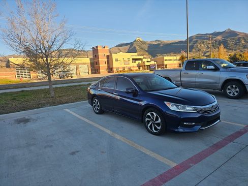 Used 2017 Honda Accord EX image 2
