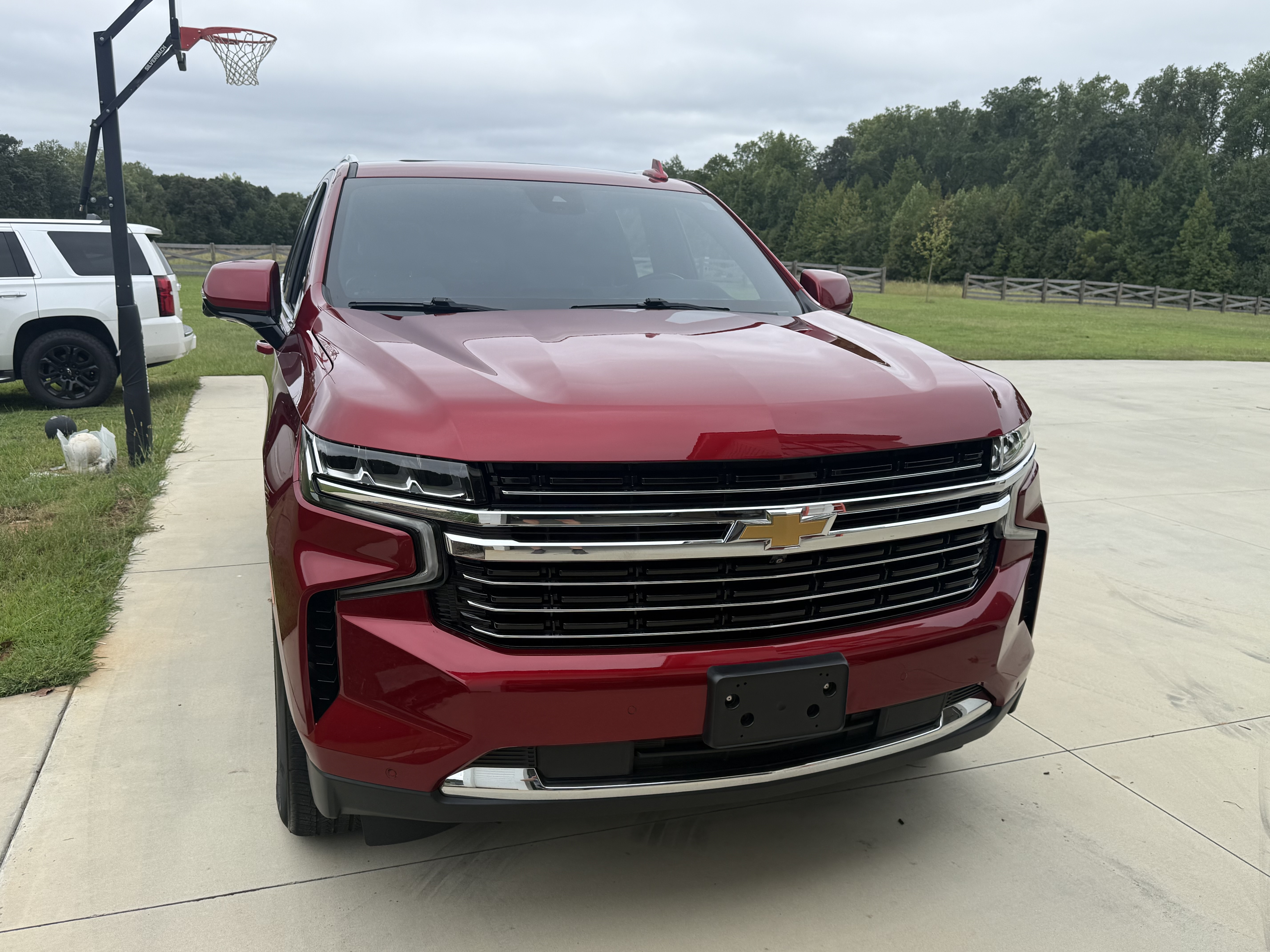 Used 2023 Chevrolet Tahoe LT w/ Luxury Package AWD/4WD image 1