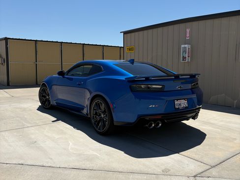 Used 2018 Chevrolet Camaro ZL1 RWD image 23
