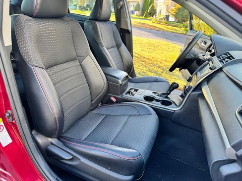 Used 2015 Toyota Camry SE FWD image 10