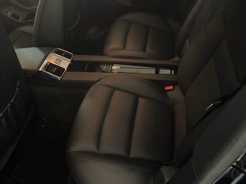 Used 2013 Porsche Panamera image 16