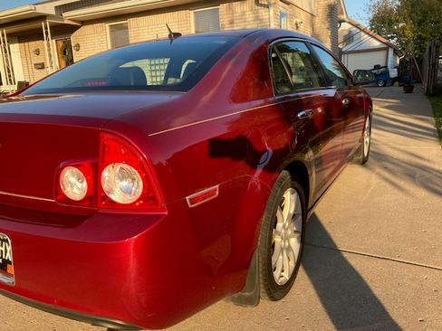 Used 2010 Chevrolet Malibu LTZ w/ HFV6 Engine Package image 6