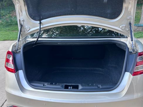 Used 2017 Ford Taurus SEL w/ Equipment Group 201A FWD image 14