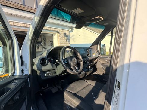 Used 2019 Mercedes-Benz Sprinter 170 image 6
