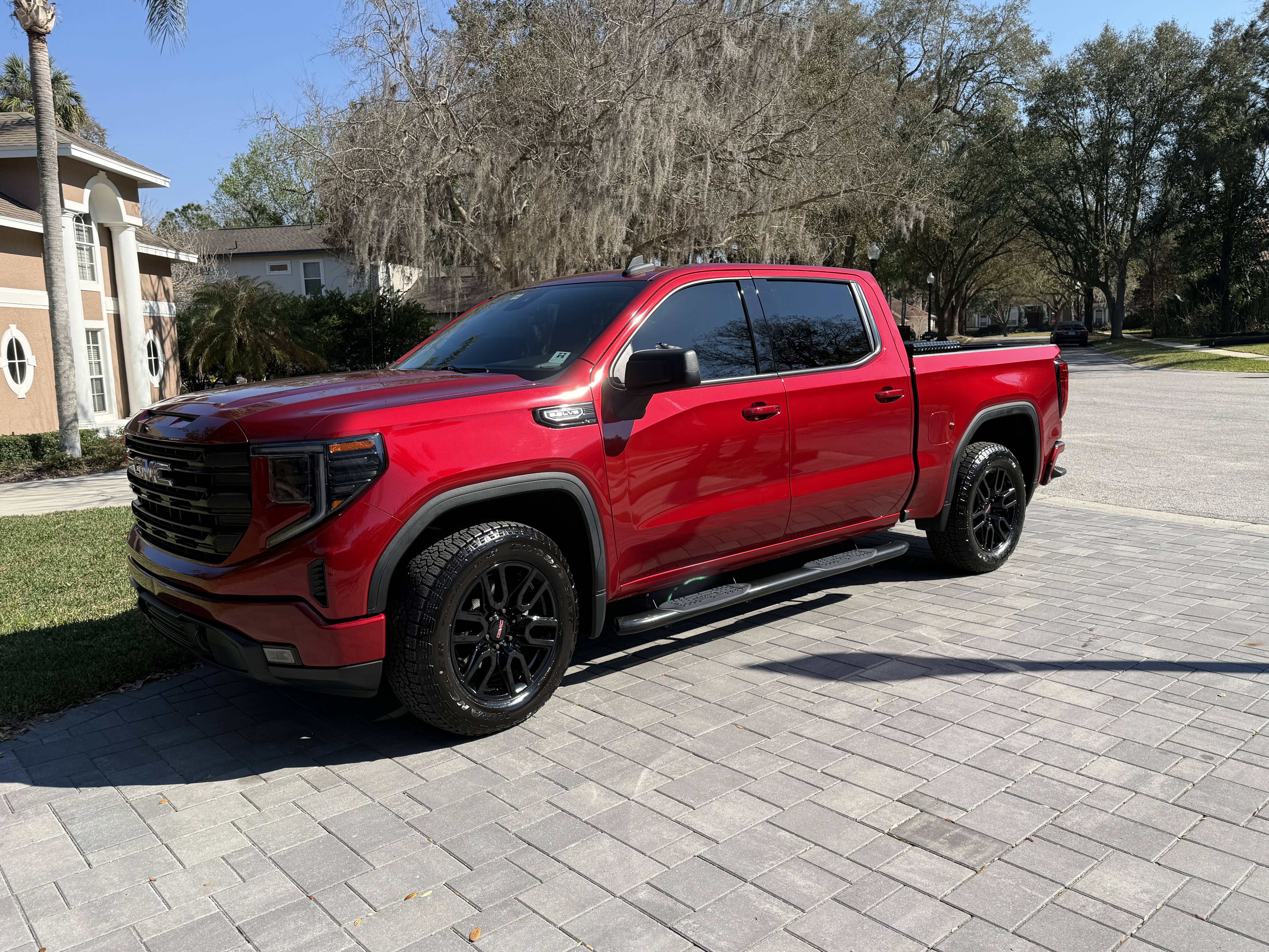 Used 2023 GMC Sierra 1500 Elevation w/ X31 Off-Road Package AWD/4WD image 1