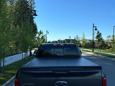 Used 2017 Ford F150 XLT w/ Equipment Group 302A Luxury image 8