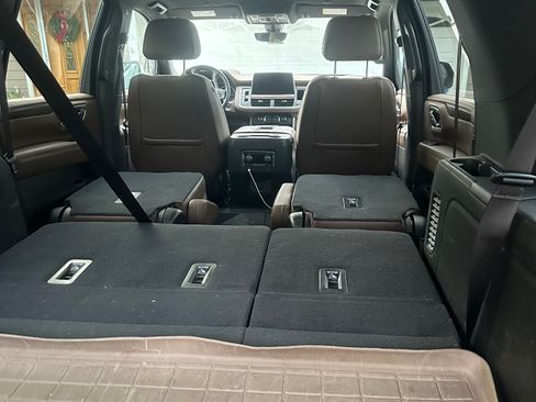 Used 2021 Chevrolet Suburban High Country image 6