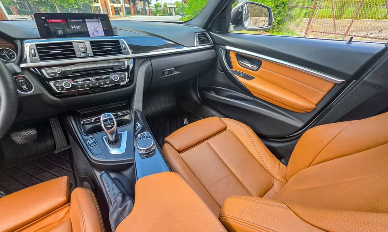 Used 2018 BMW 330i Sedan w/ Premium Package RWD image 12
