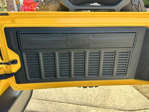 Used 2018 Jeep Wrangler Unlimited Rubicon image 14