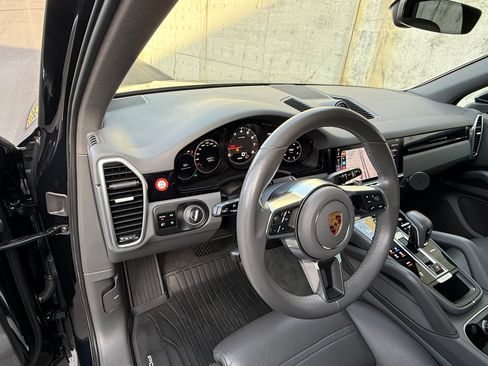 Used 2019 Porsche Cayenne image 16