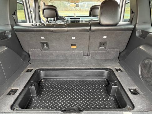 Used 2011 Jeep Liberty Sport image 6